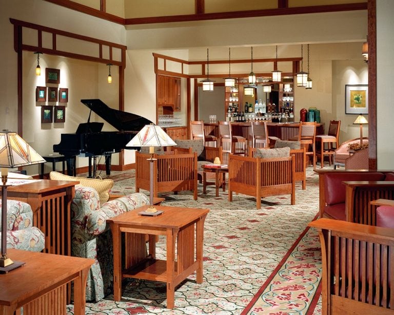 Robie Lounge
