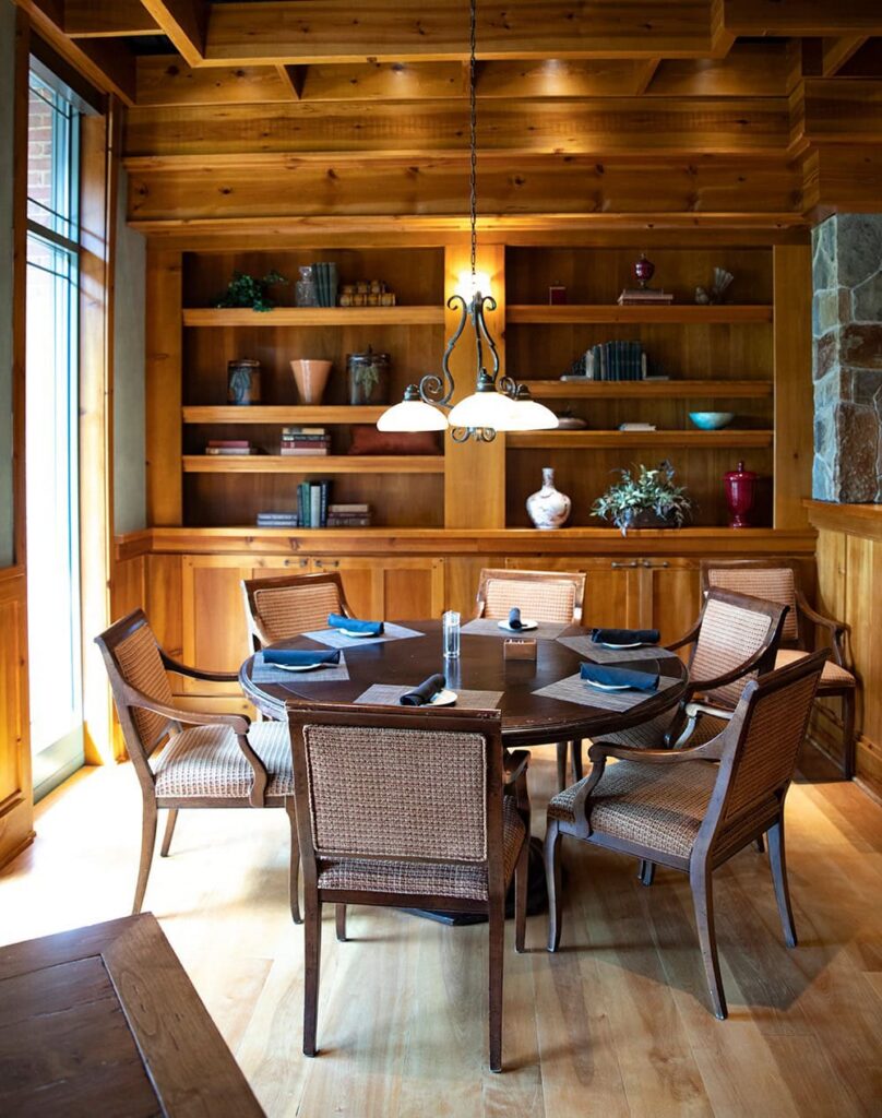 The Timbers Lounge and Grill