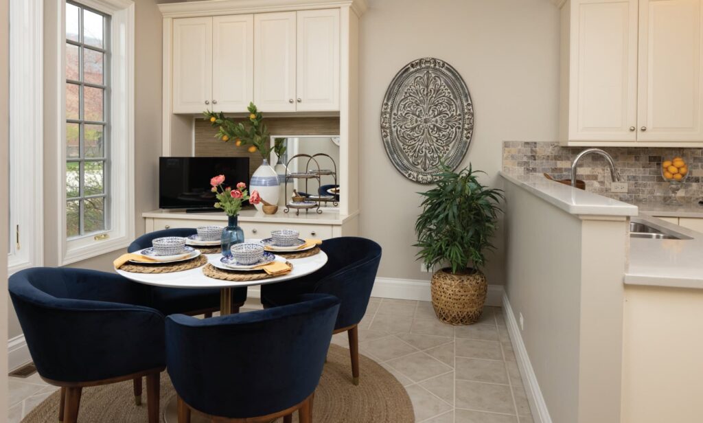 Villa breakfast nook